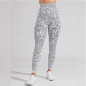 Buffbunny Limitless Legging in White Bossy Print. Size XL. New condition.